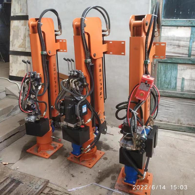 乐昌市重汽蓝牌随车吊 3.2吨 国六动力强 液压驱动 农用自卸起重机